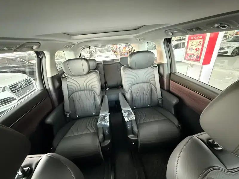 Trumpchi M8 2026 2.0T Premium Edition — миниатюра 9