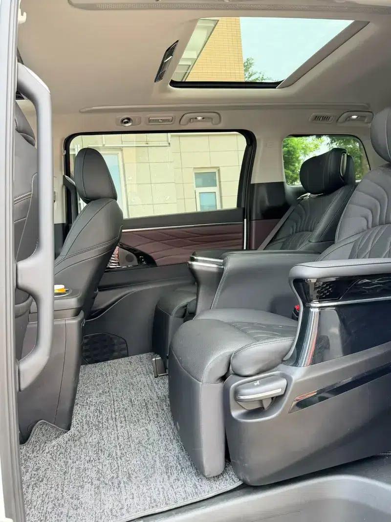 Trumpchi M8 2024 Master Series 2.0TGDI Premium Edition — миниатюра 9