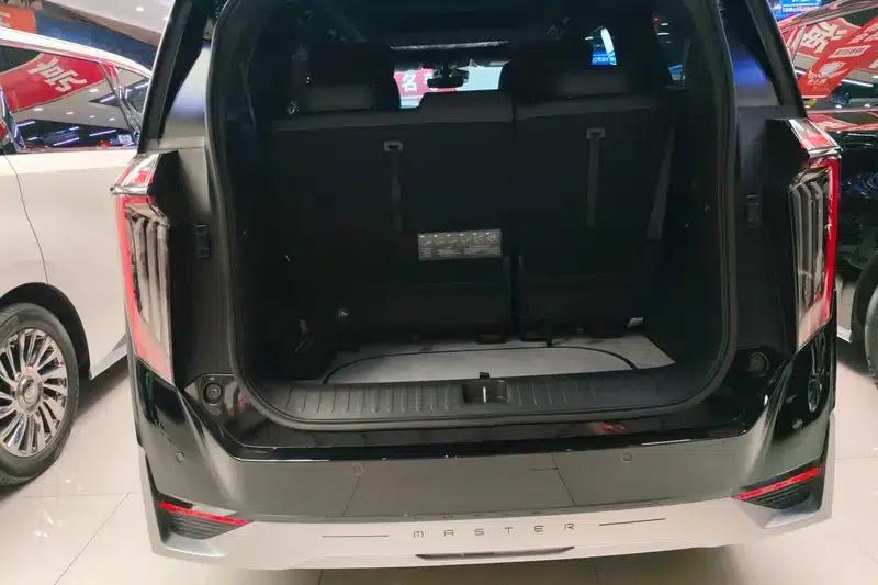 Trumpchi M8 2024 Master Series 2.0TGDI Supreme Edition — миниатюра 17