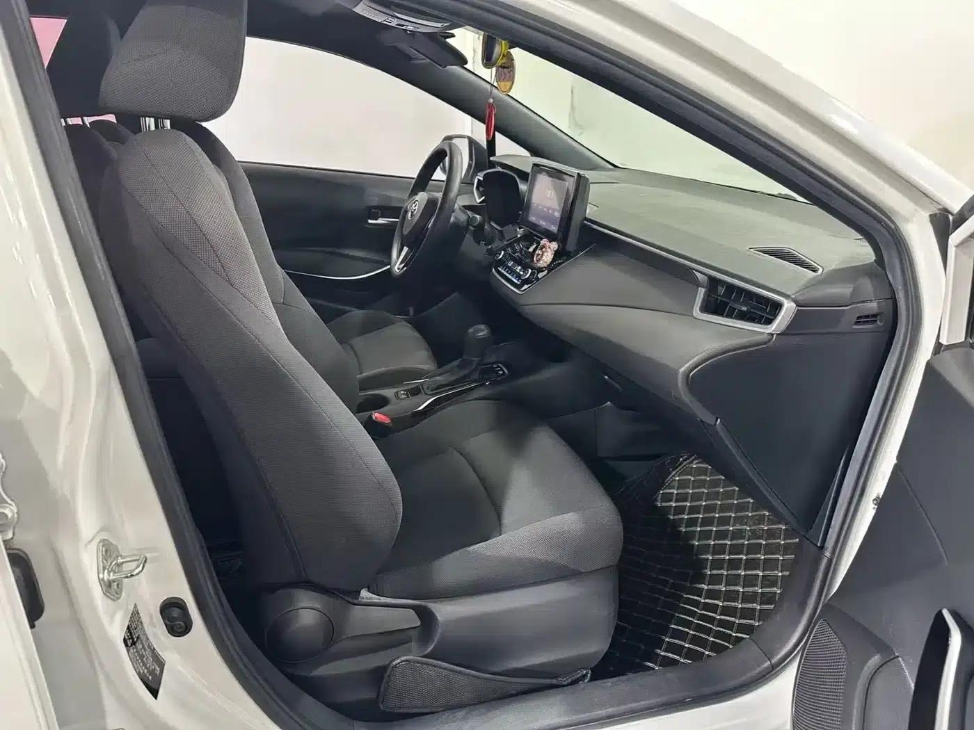 Levin 2022 Hybrid 1.8H E-CVT Leading Edition — миниатюра 8