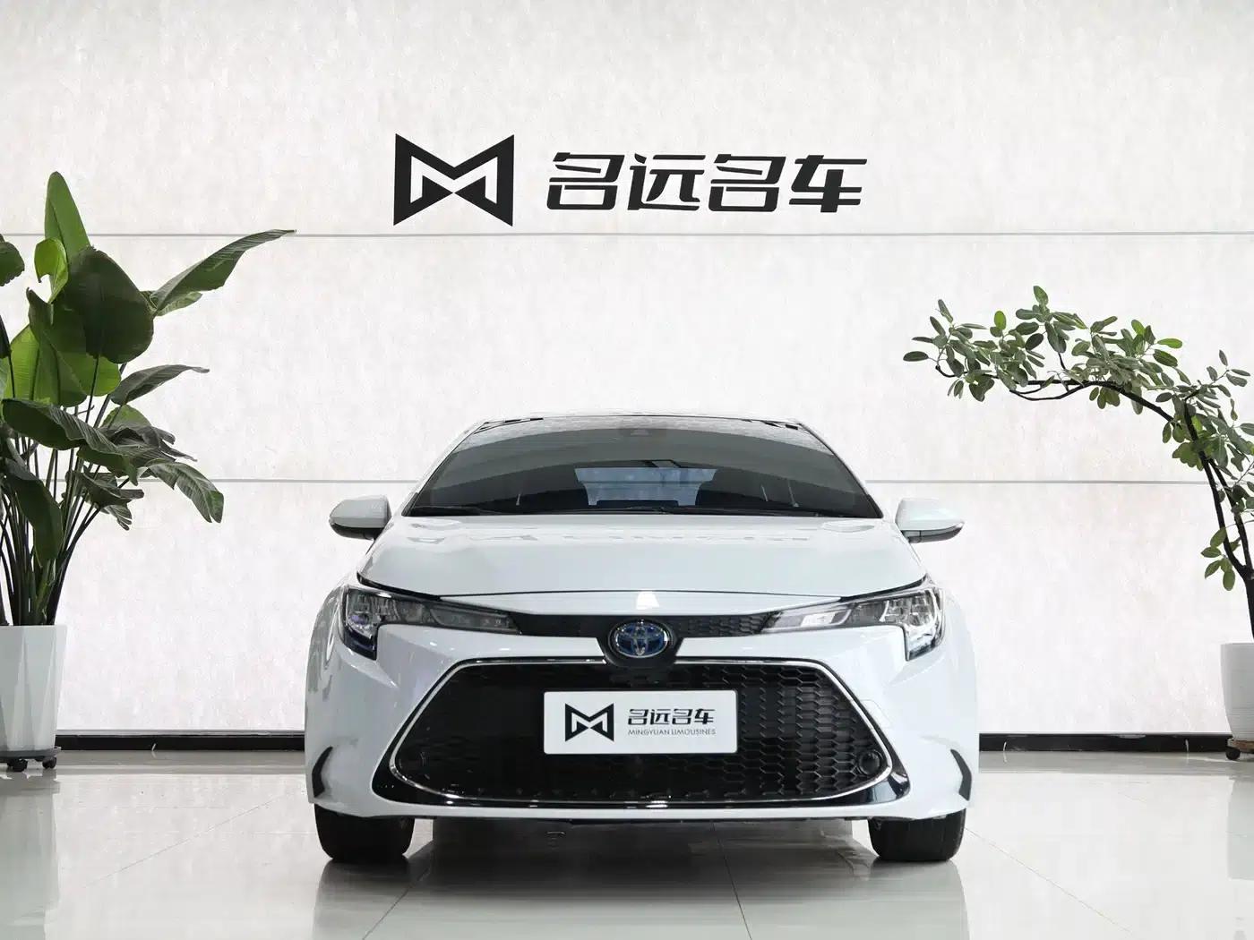 Levin 2022 Hybrid 1.8H E-CVT Luxury Edition — миниатюра 2