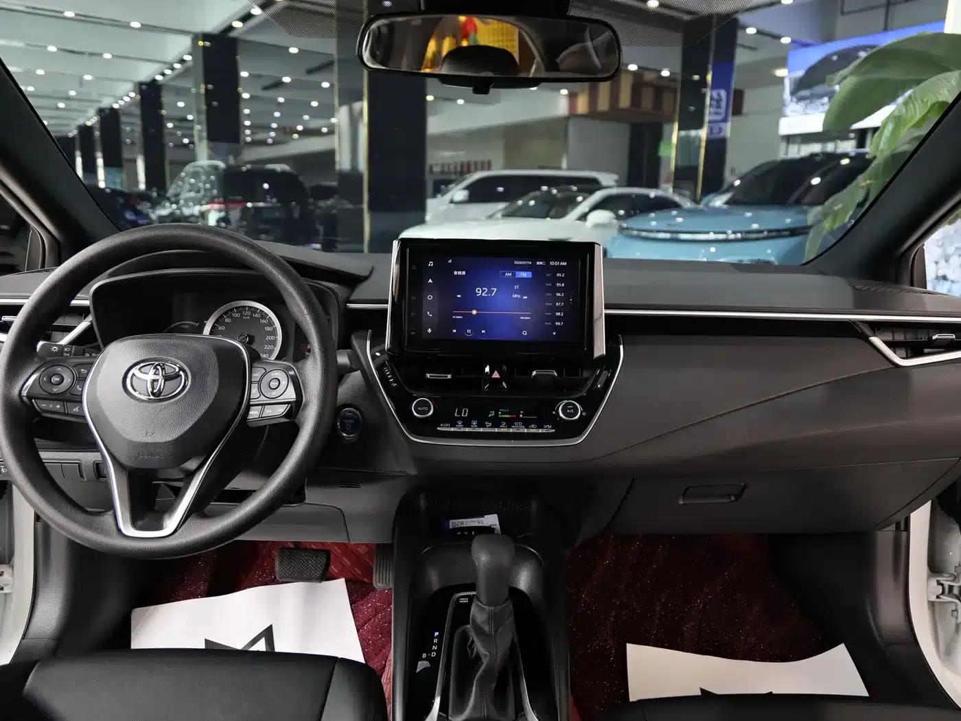 Levin 2022 Hybrid 1.8H E-CVT Luxury Edition — миниатюра 11