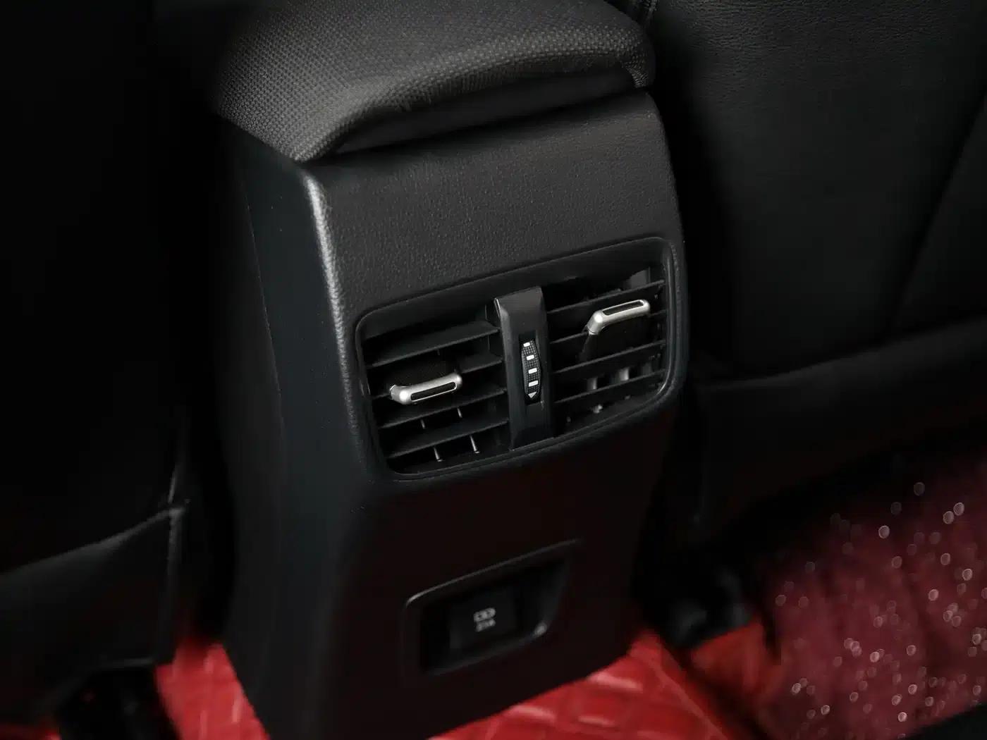 Levin 2022 Hybrid 1.8H E-CVT Luxury Edition — миниатюра 12