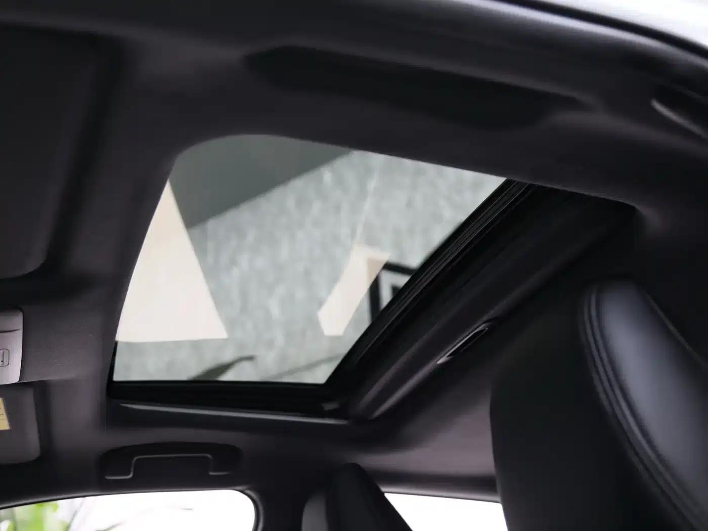Levin 2022 Hybrid 1.8H E-CVT Luxury Edition — миниатюра 13