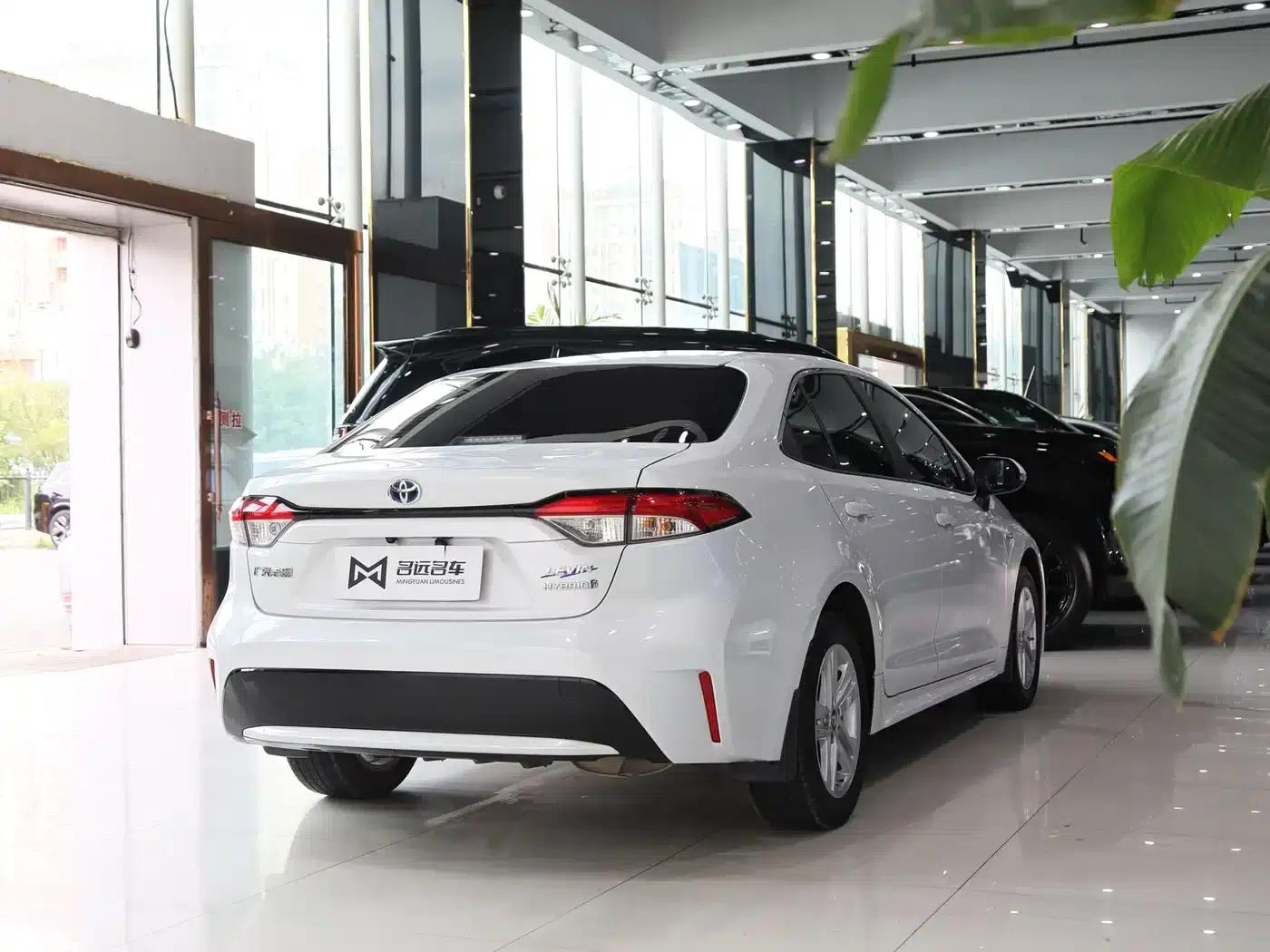 Levin 2022 Hybrid 1.8H E-CVT Luxury Edition — миниатюра 15