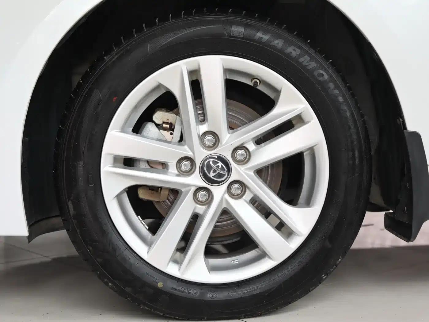 Levin 2022 Hybrid 1.8H E-CVT Luxury Edition — миниатюра 4