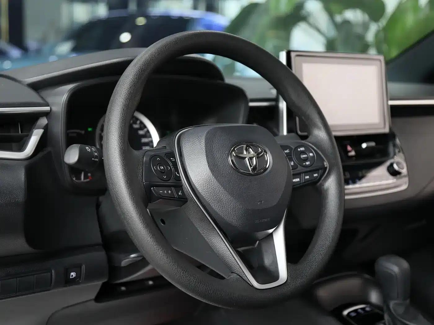 Levin 2022 Hybrid 1.8H E-CVT Luxury Edition — миниатюра 7