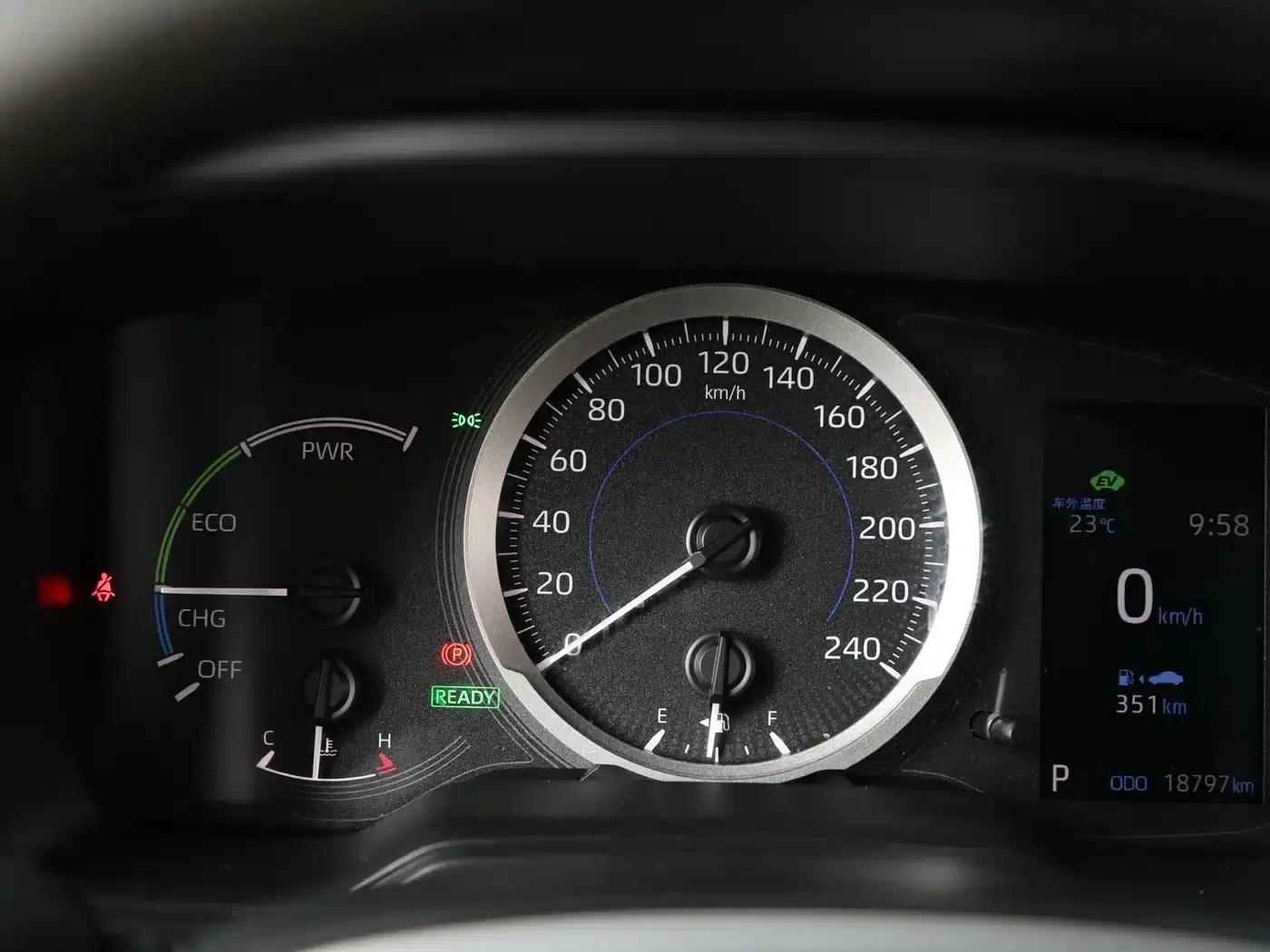 Levin 2022 Hybrid 1.8H E-CVT Luxury Edition — миниатюра 8