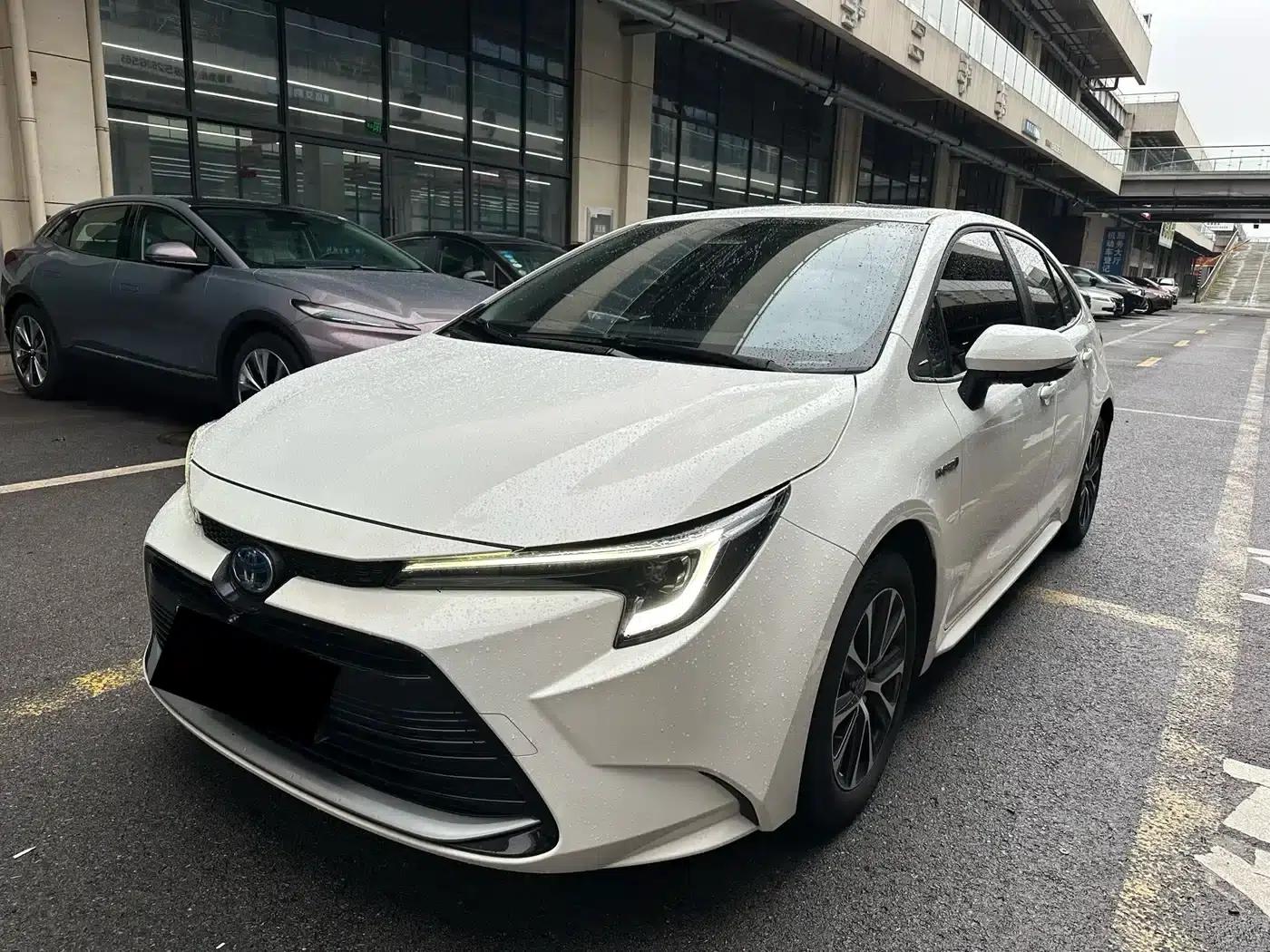 Levin 2023 Intelligent Hybrid Dual Engine 1.8L Leading Edition — миниатюра 1
