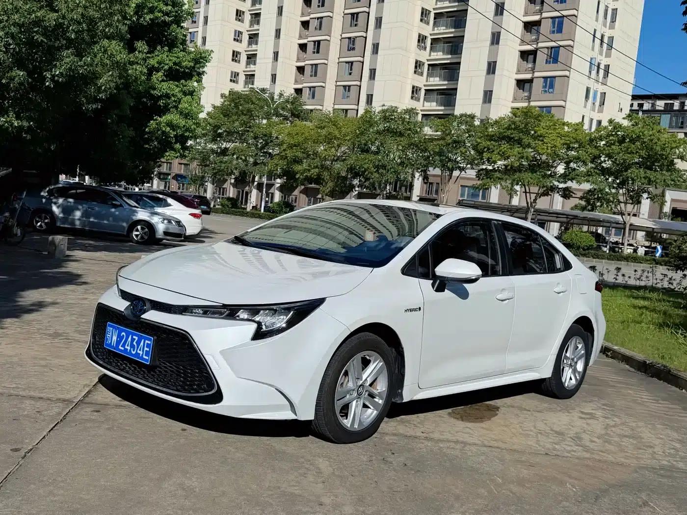 Levin 2021 Hybrid 1.8H E-CVT Luxury Edition — миниатюра 1