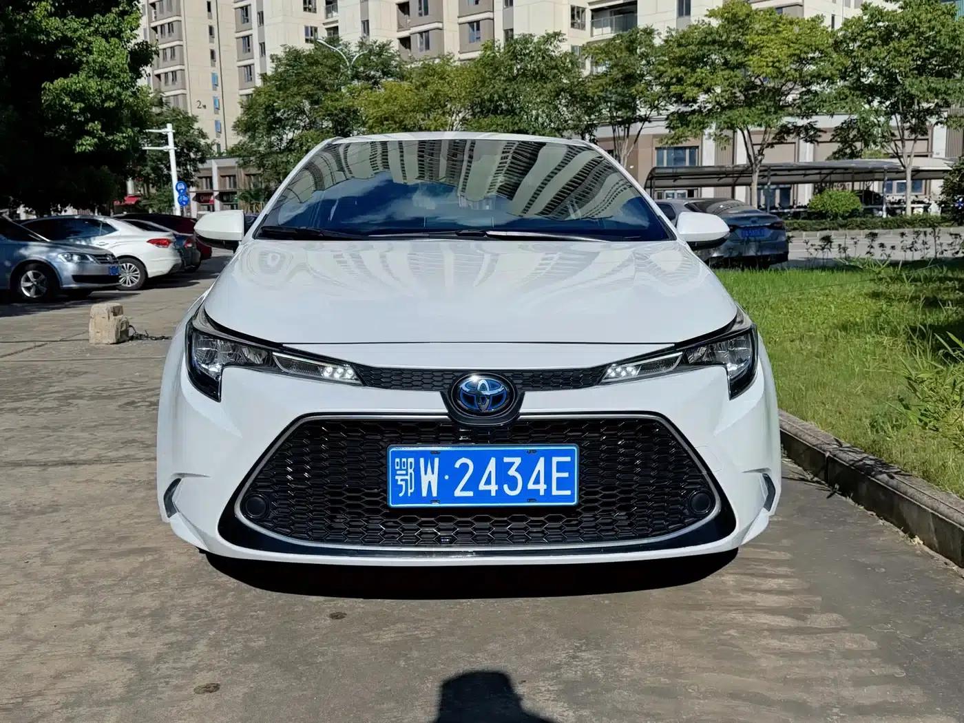 Levin 2021 Hybrid 1.8H E-CVT Luxury Edition — миниатюра 2