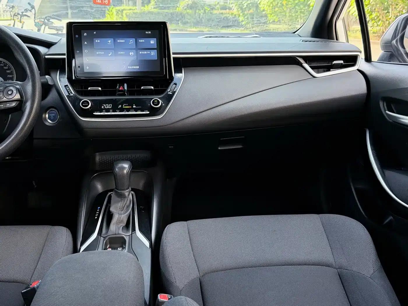 Levin 2021 Hybrid 1.8H E-CVT Luxury Edition — миниатюра 17