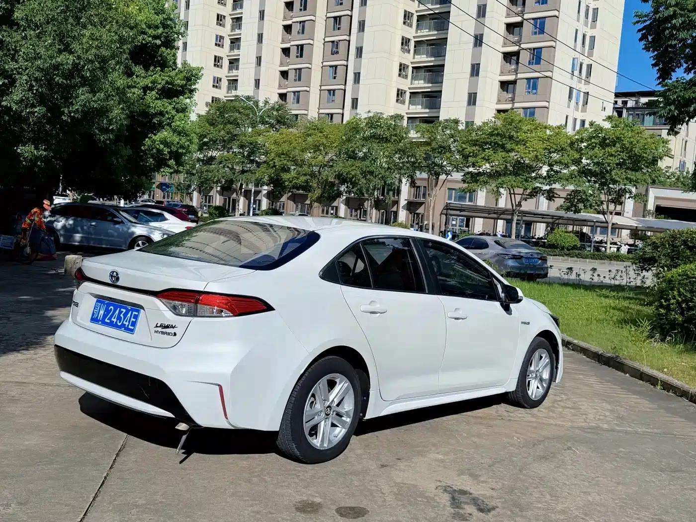 Levin 2021 Hybrid 1.8H E-CVT Luxury Edition — миниатюра 4