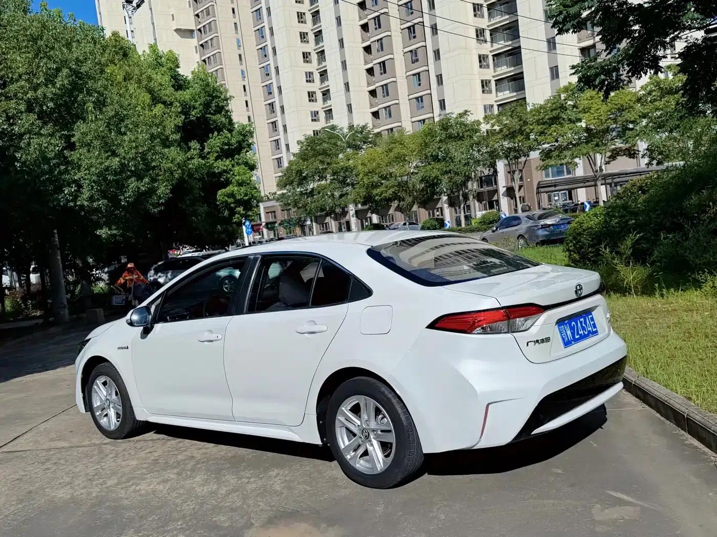 Levin 2021 Hybrid 1.8H E-CVT Luxury Edition — миниатюра 6