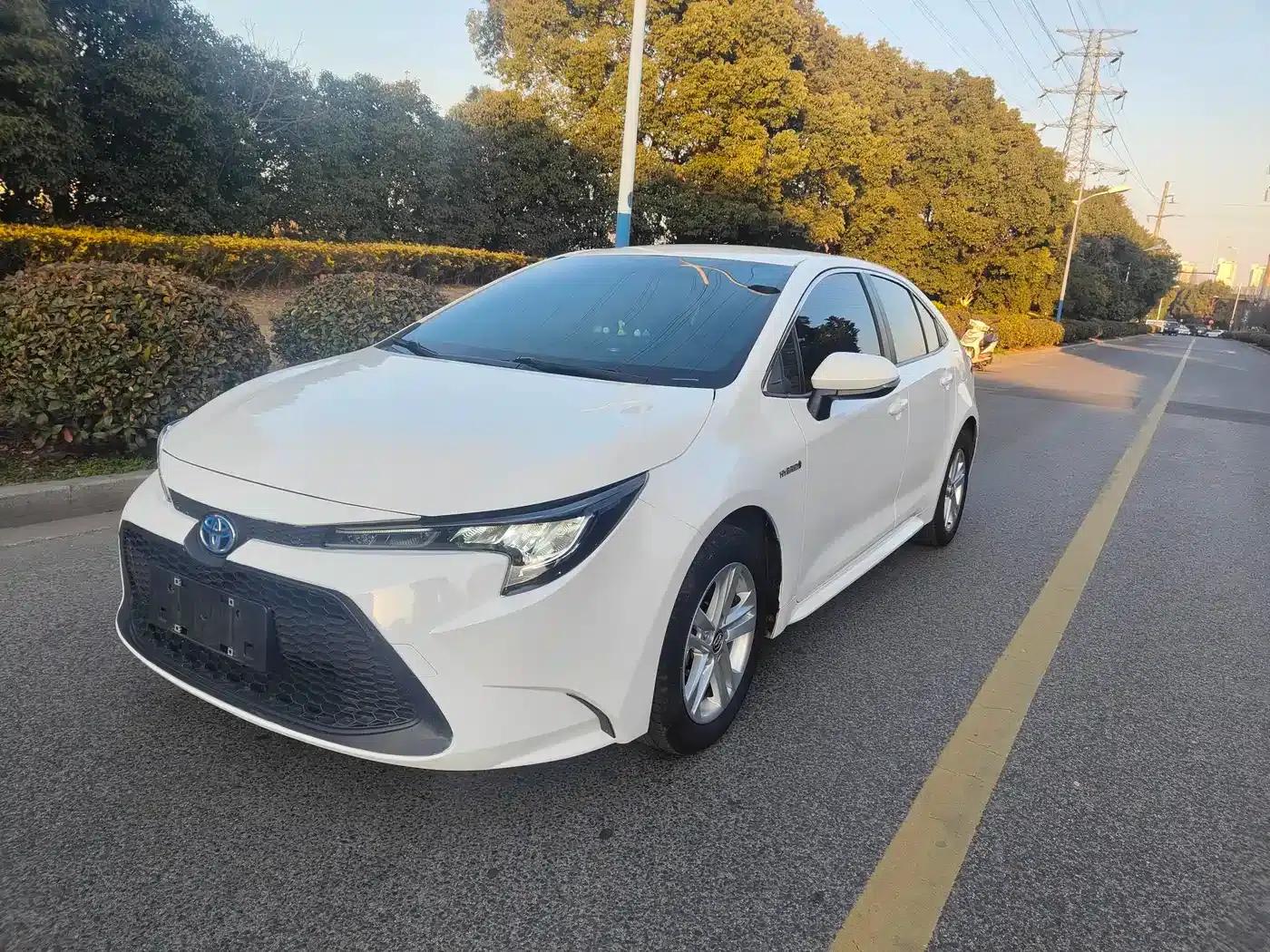 Levin 2022 Hybrid 1.8H E-CVT Entry Edition — миниатюра 1
