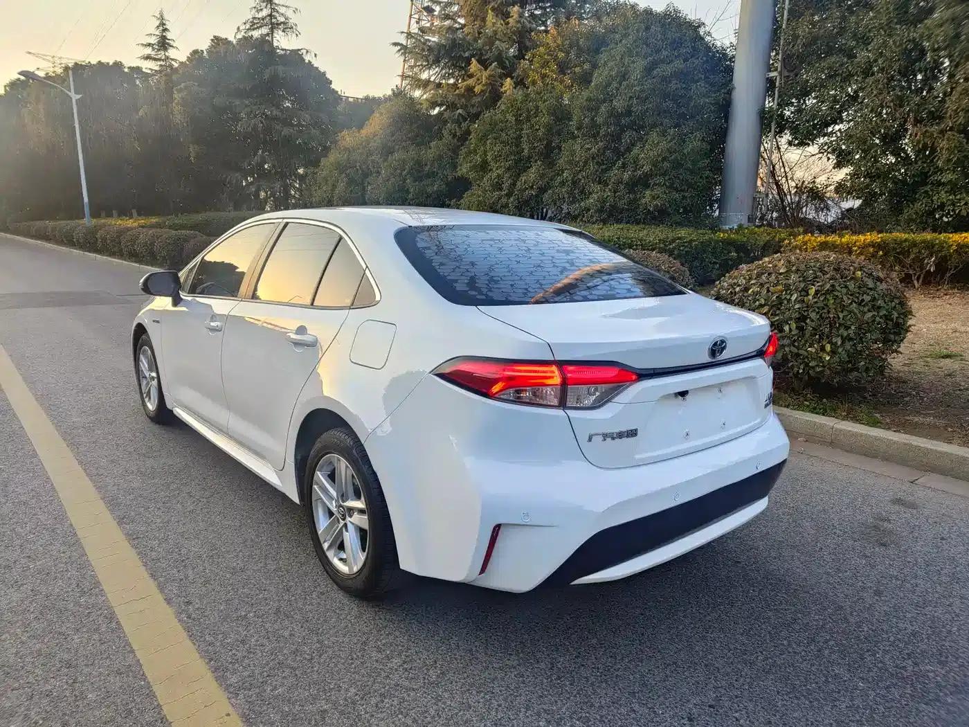 Levin 2022 Hybrid 1.8H E-CVT Entry Edition — миниатюра 6