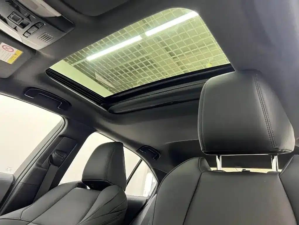 Levin 2022 Hybrid 1.8H E-CVT Luxury Edition — миниатюра 14