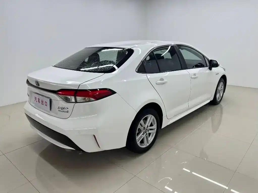 Levin 2022 Hybrid 1.8H E-CVT Luxury Edition — миниатюра 4