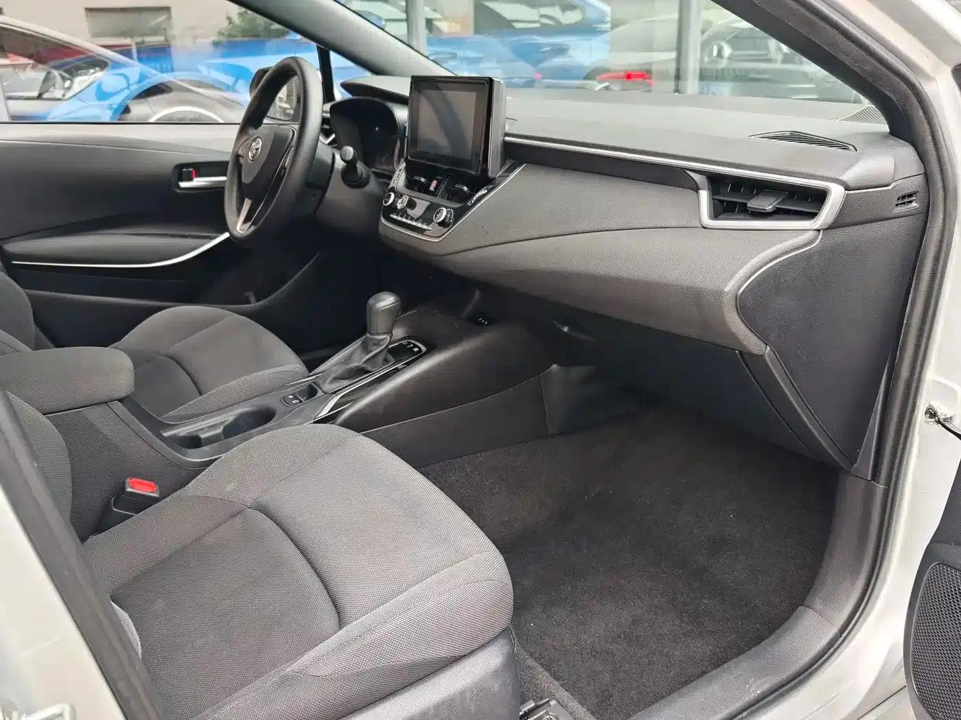 Levin 2021 Hybrid 1.8H E-CVT Entry Edition — миниатюра 11