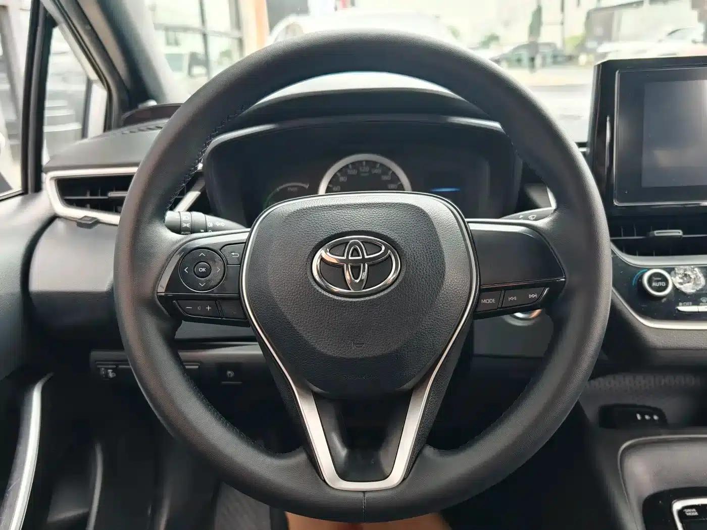 Levin 2021 Hybrid 1.8H E-CVT Entry Edition — миниатюра 9