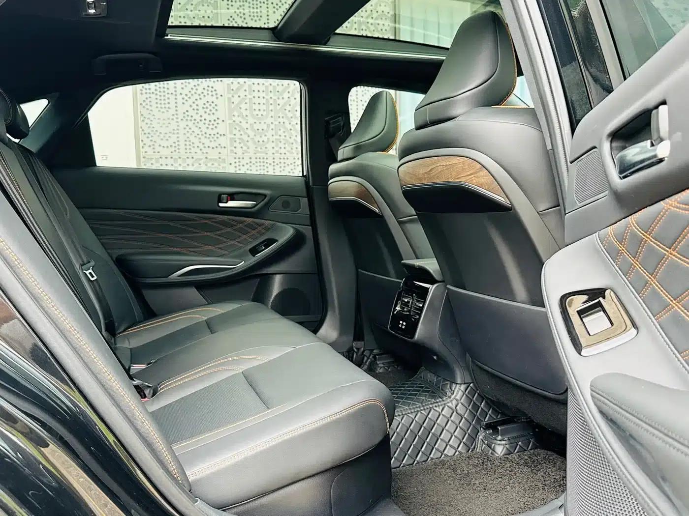 2024 Toyota Avalon Hybrid 2.0L Luxury Edition — миниатюра 13