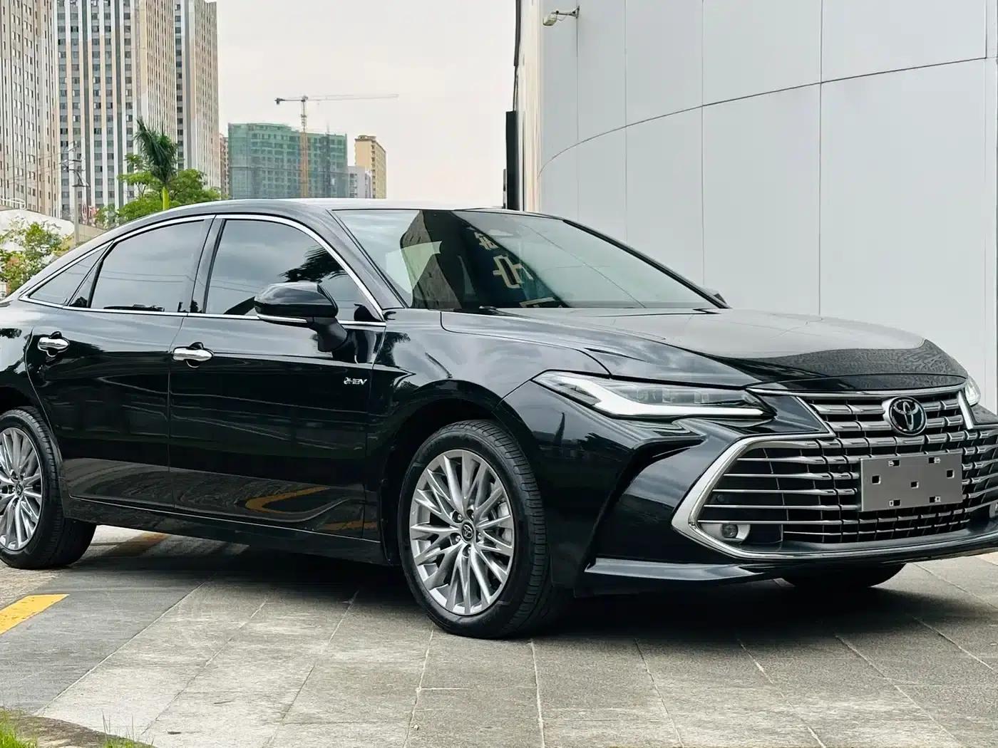 2024 Toyota Avalon Hybrid 2.0L Luxury Edition — миниатюра 3