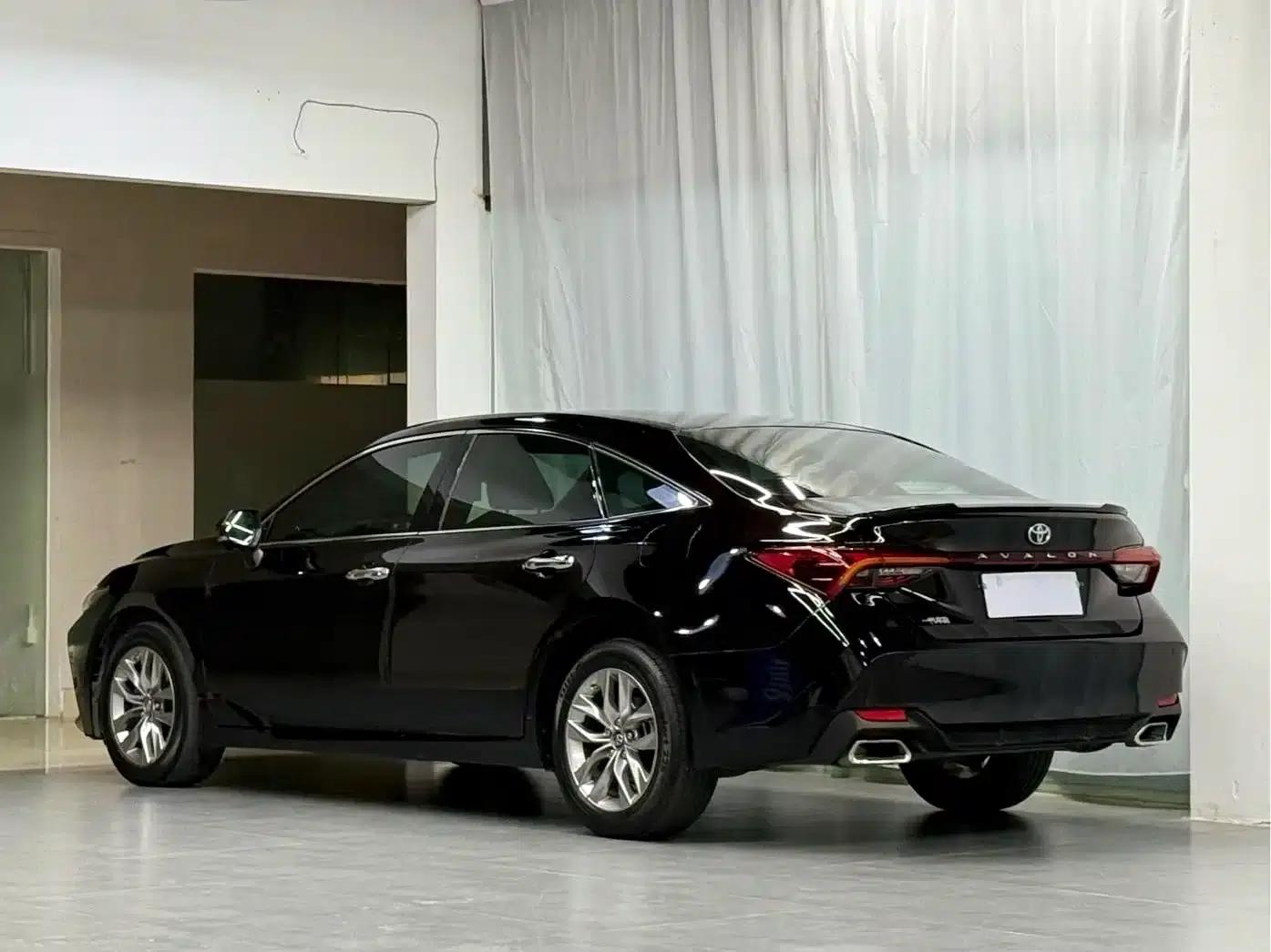2021 Toyota Avalon 2.5L Luxury Edition — миниатюра 3