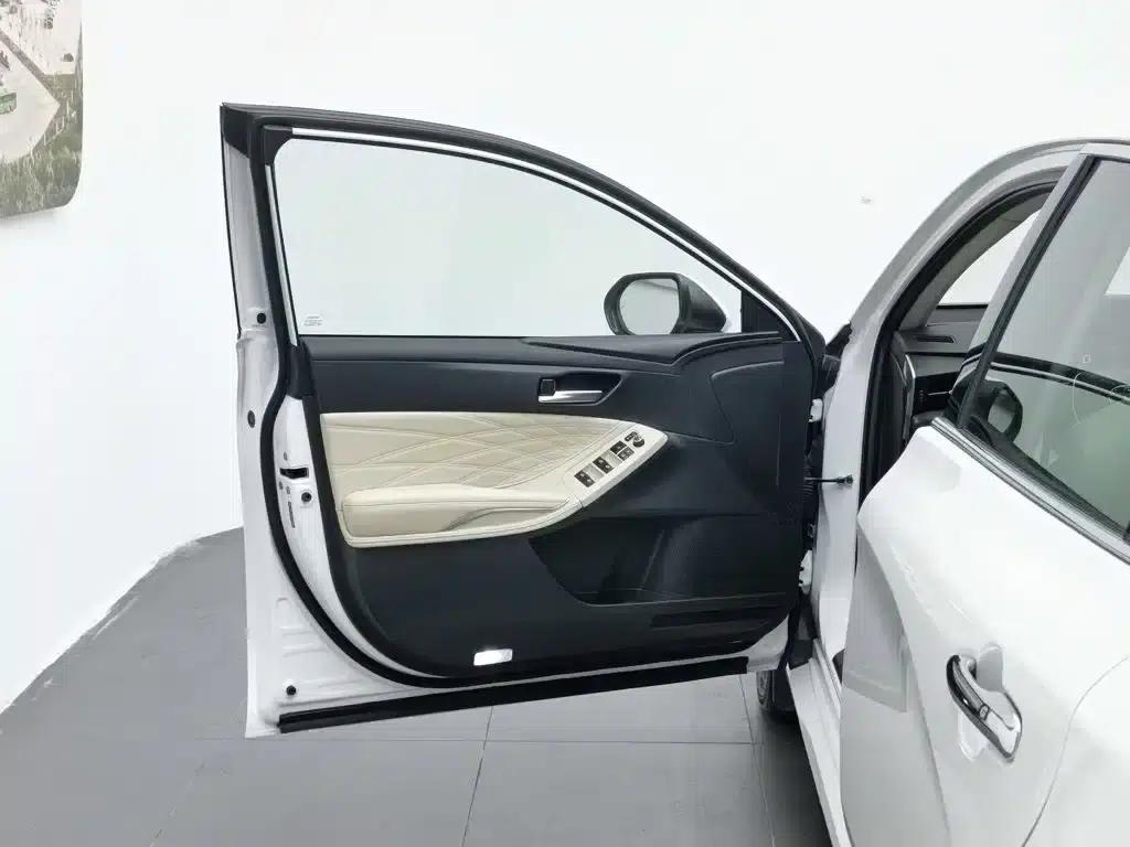 2023 Toyota Avalon 2.5L Touring Premium Edition — миниатюра 8