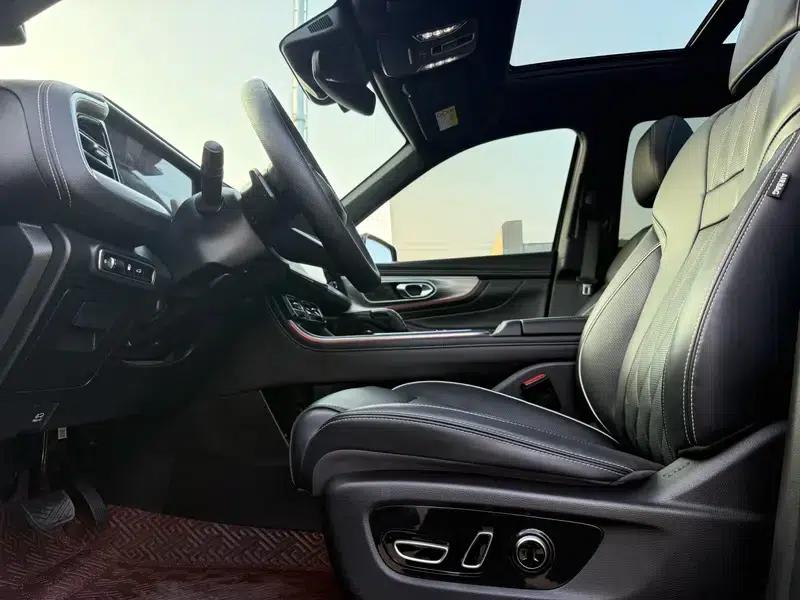 Trumpchi GS8 2022 Navigator Series 2.0TGDI 2WD Luxury Intelligent Connected 7-Seater — миниатюра 27