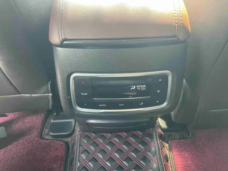 Trumpchi GS8 2017 320T 2WD Luxury Intelligent Connected Edition 7-Seater — миниатюра 13