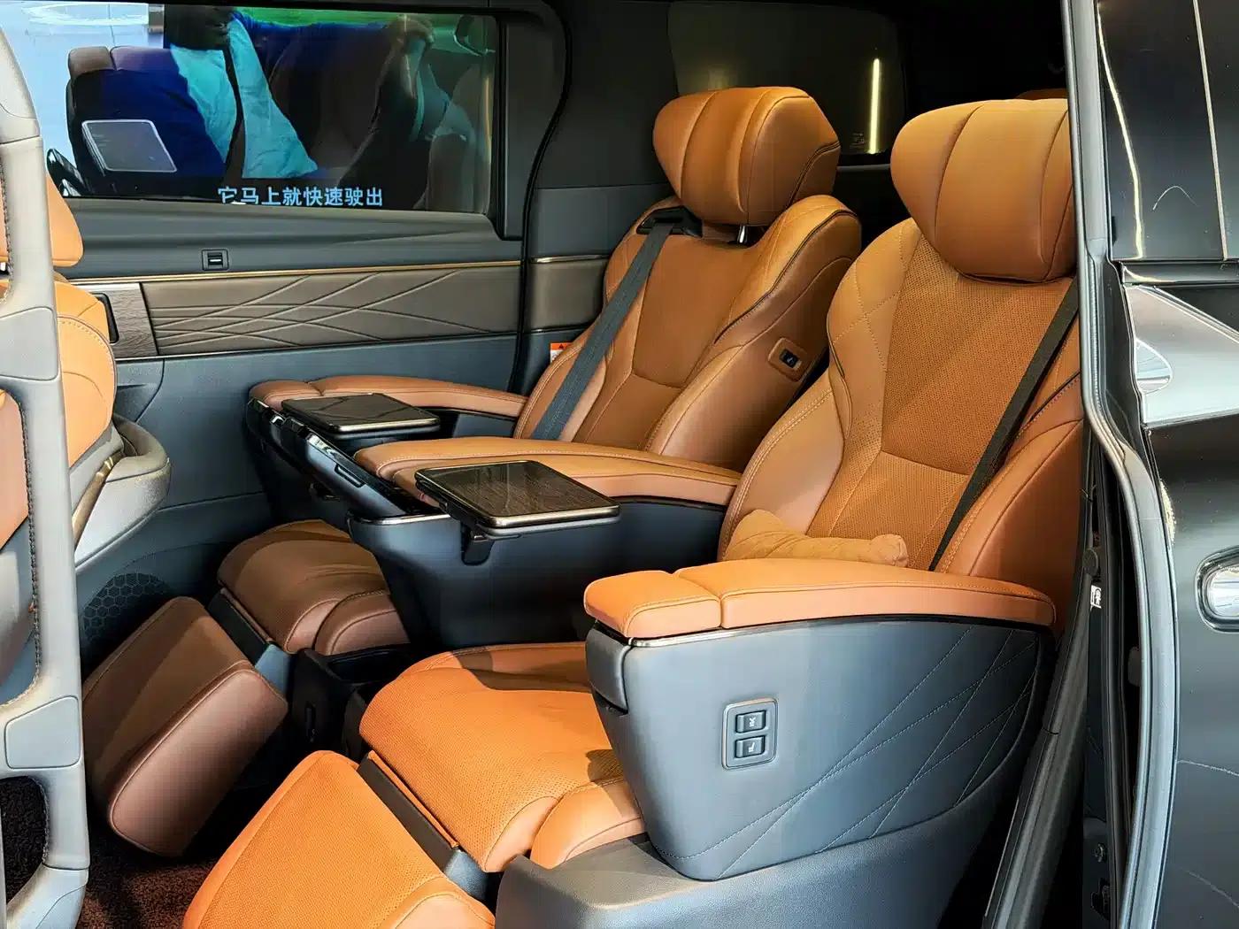 2024 Alphard Crown Hybrid 2.5L Supreme Executive Edition — миниатюра 11