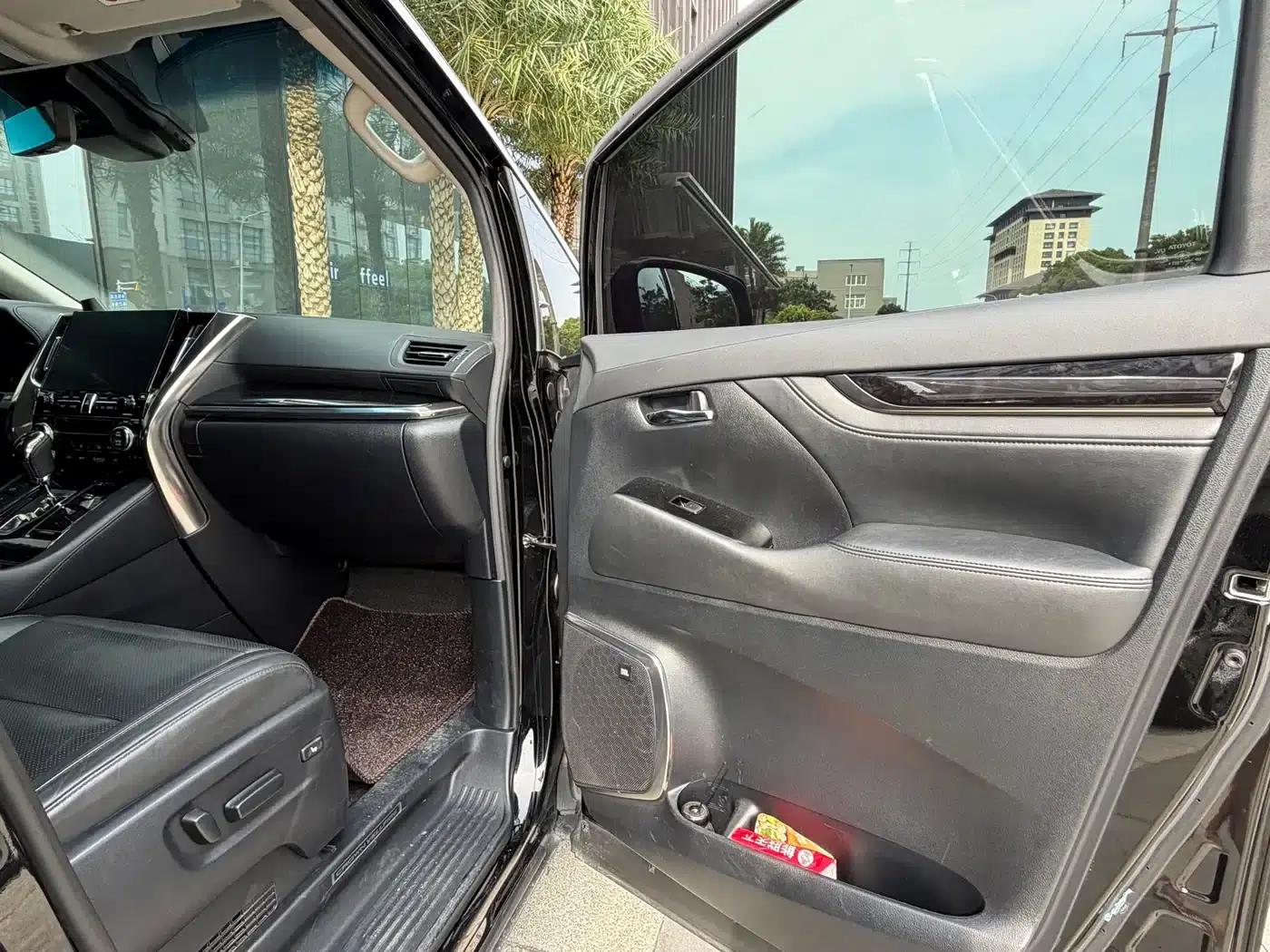 2021 Alphard Crown Hybrid 2.5L HV Luxury Edition — миниатюра 12