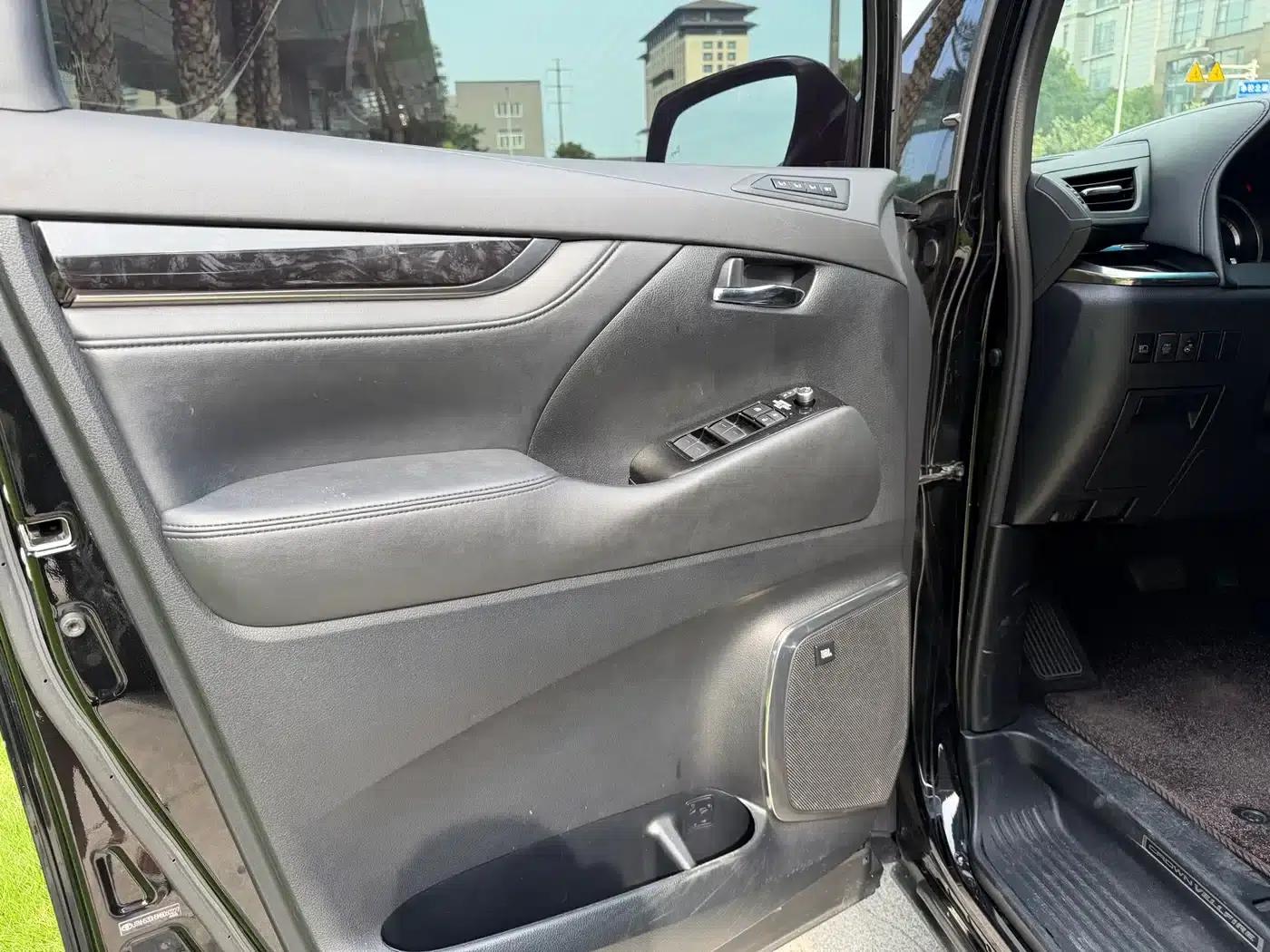 2021 Alphard Crown Hybrid 2.5L HV Luxury Edition — миниатюра 14