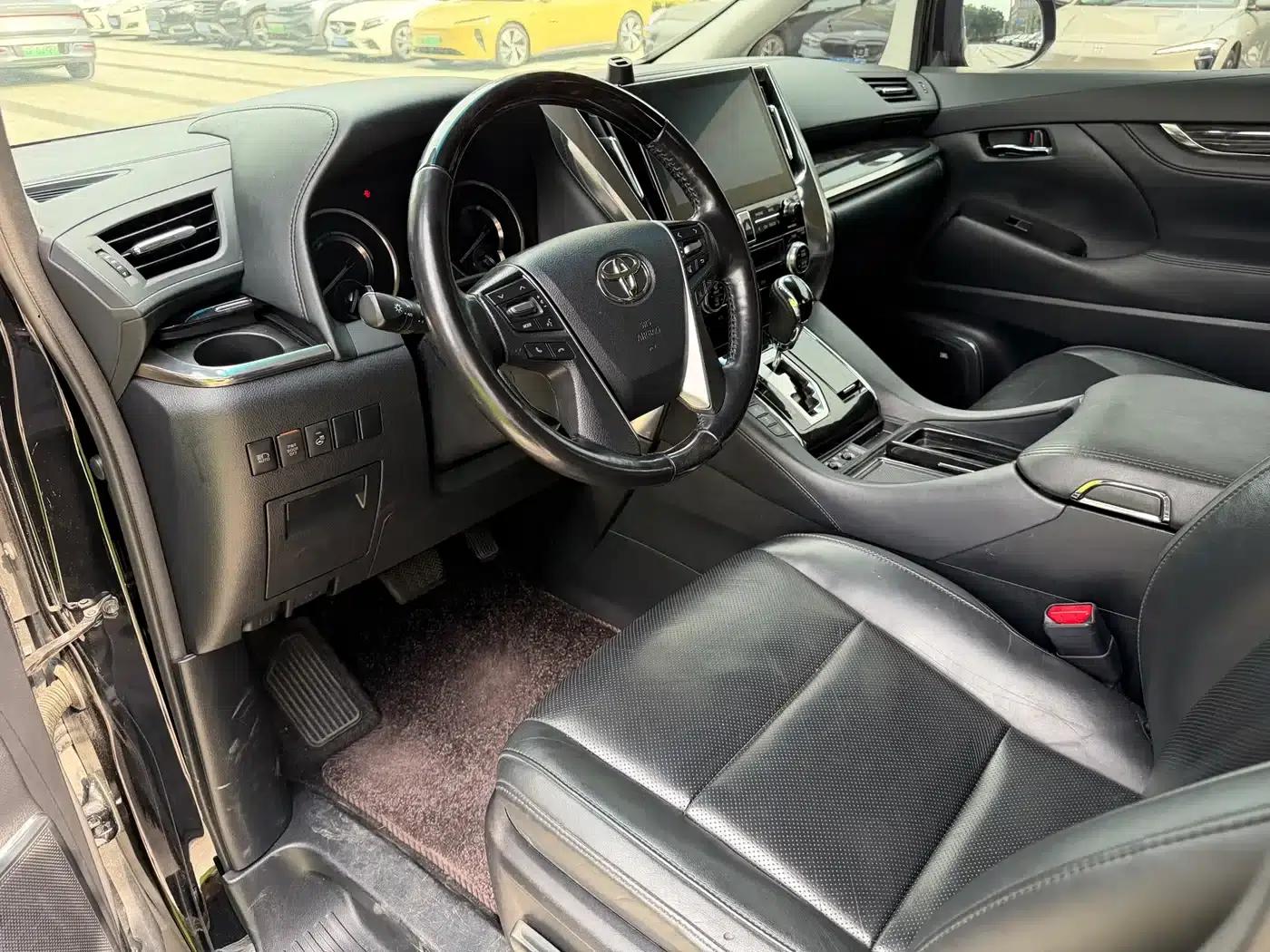 2021 Alphard Crown Hybrid 2.5L HV Luxury Edition — миниатюра 15