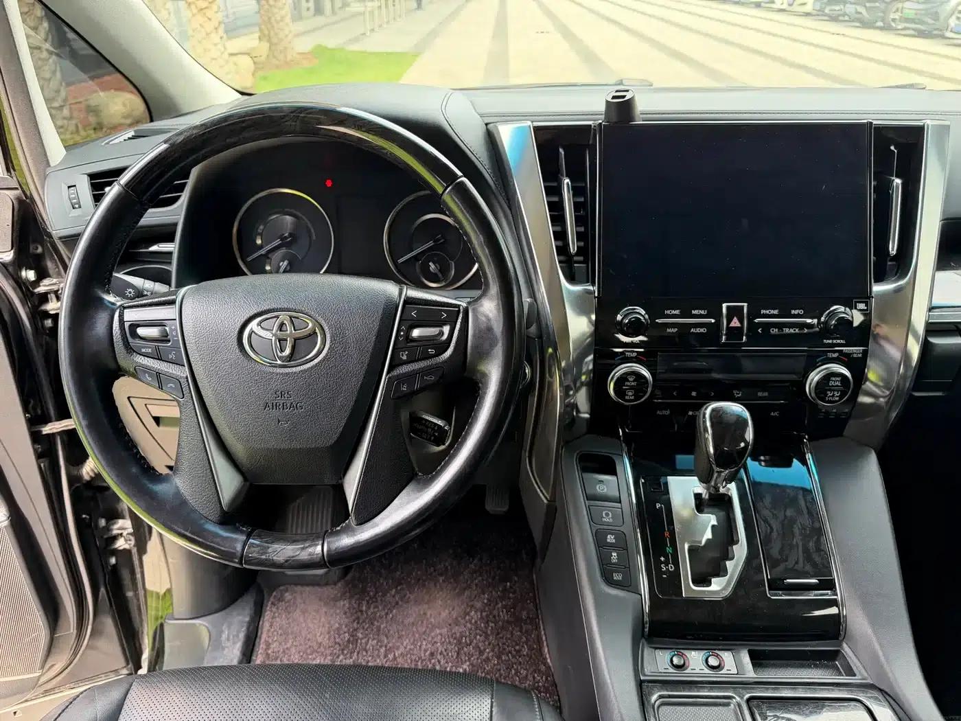 2021 Alphard Crown Hybrid 2.5L HV Luxury Edition — миниатюра 16