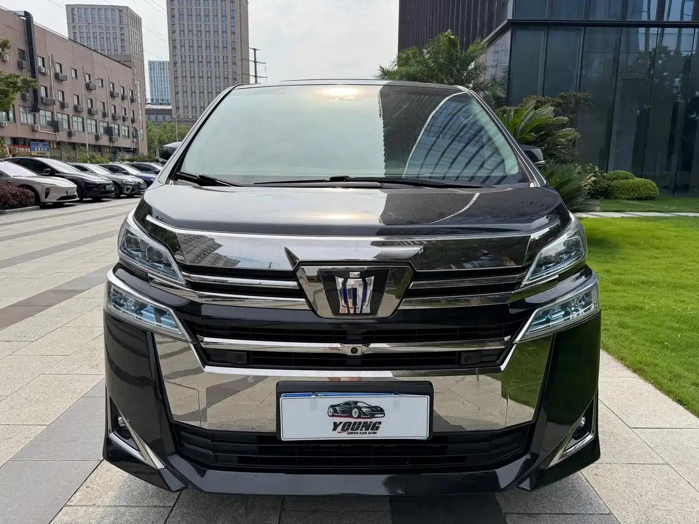 2021 Alphard Crown Hybrid 2.5L HV Luxury Edition — миниатюра 3