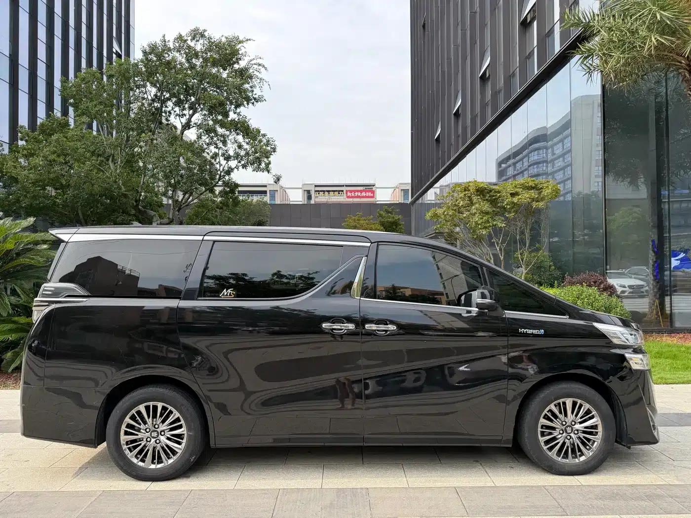 2021 Alphard Crown Hybrid 2.5L HV Luxury Edition — миниатюра 4