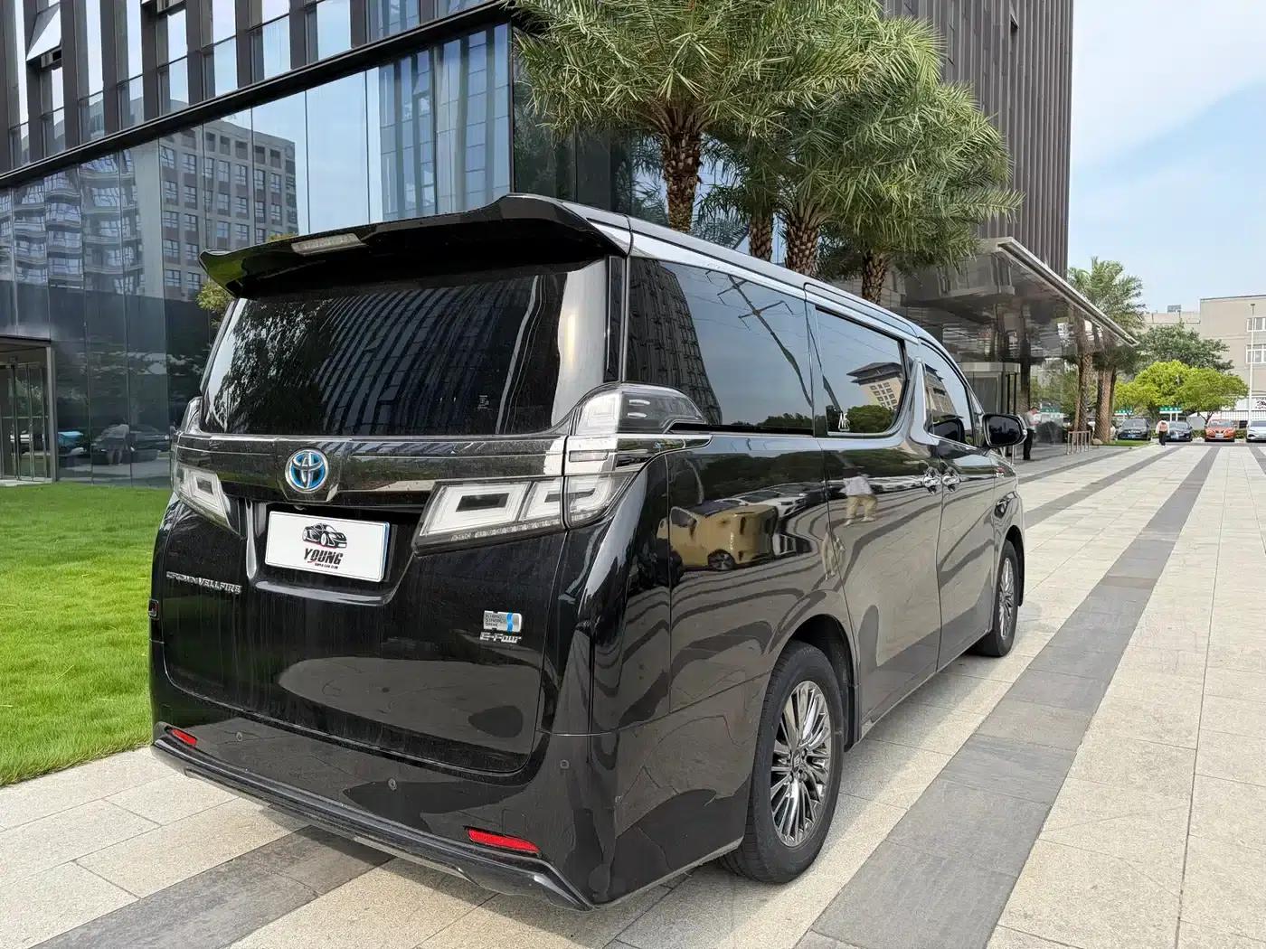 2021 Alphard Crown Hybrid 2.5L HV Luxury Edition — миниатюра 6