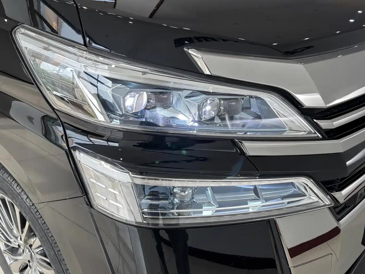 2021 Alphard Crown Hybrid 2.5L HV Premium Edition — миниатюра 19