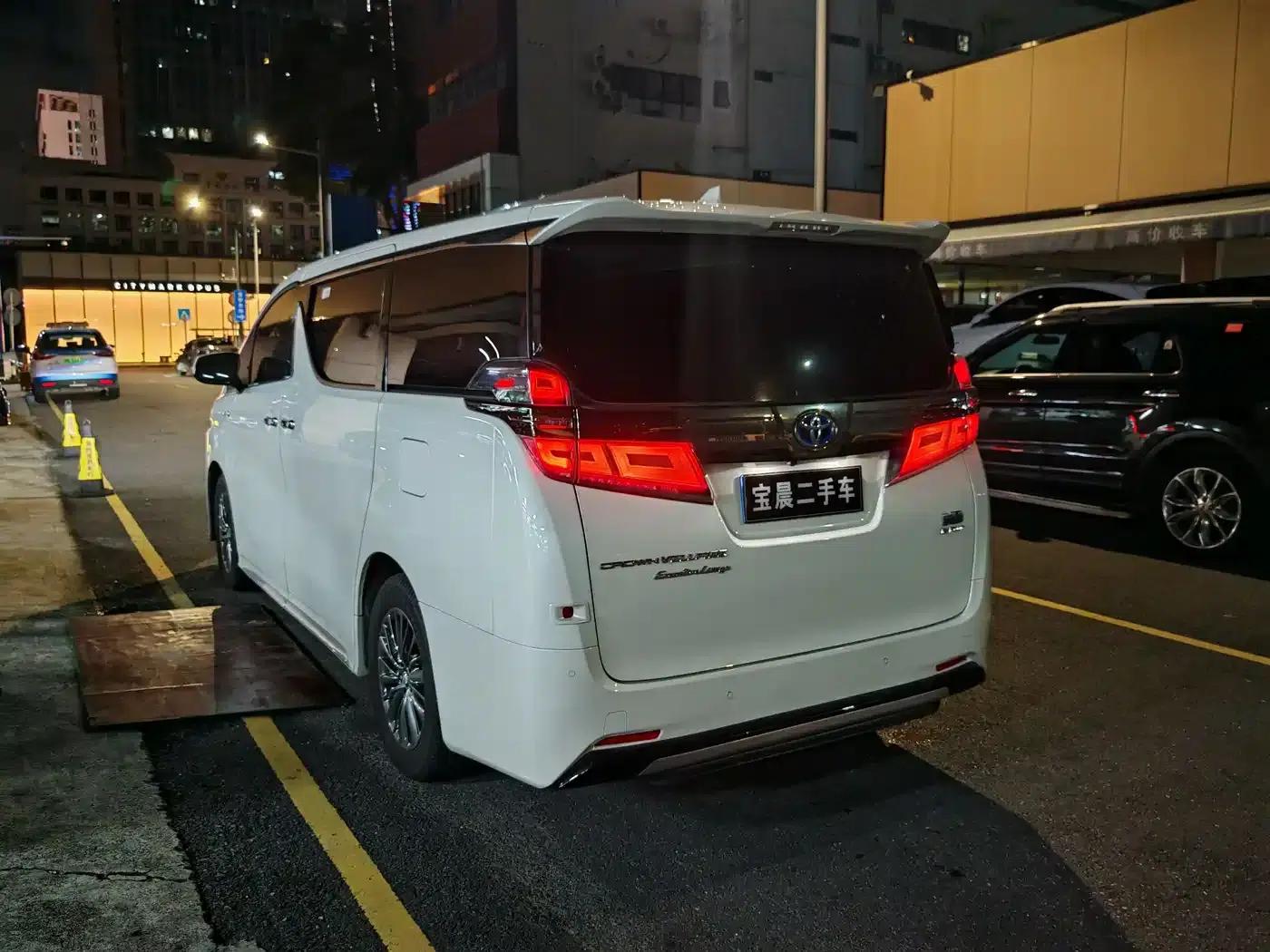 2021 Alphard Crown Hybrid 2.5L HV Supreme Edition — миниатюра 2