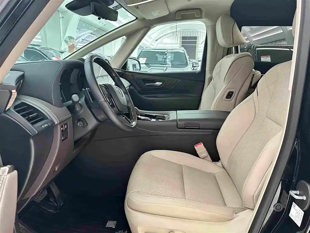 2024 Alphard Crown Hybrid 2.5L Supreme Executive Edition — миниатюра 4