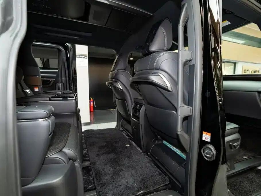 2024 Alphard Crown Hybrid 2.5L Supreme Edition — миниатюра 12