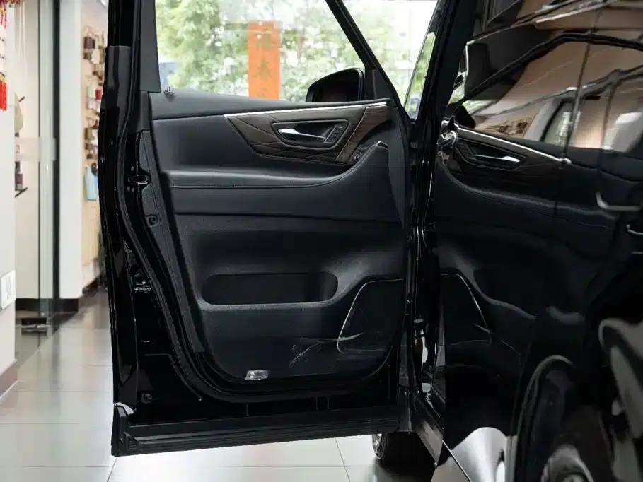 2024 Alphard Crown Hybrid 2.5L Supreme Edition — миниатюра 14