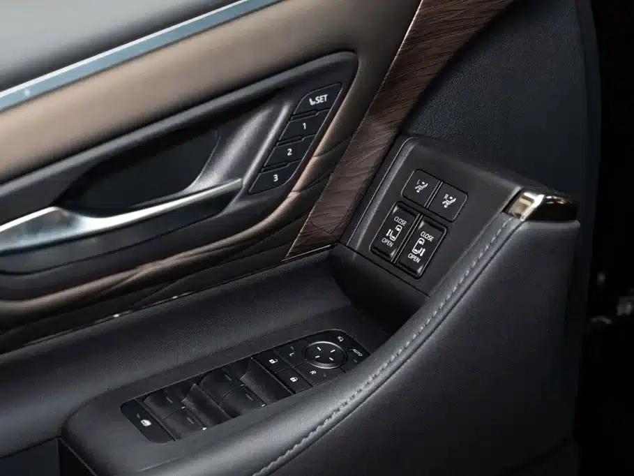2024 Alphard Crown Hybrid 2.5L Supreme Edition — миниатюра 15