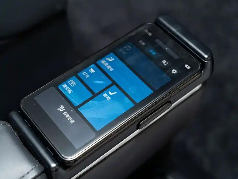 2024 Alphard Crown Hybrid 2.5L Supreme Edition — миниатюра 25