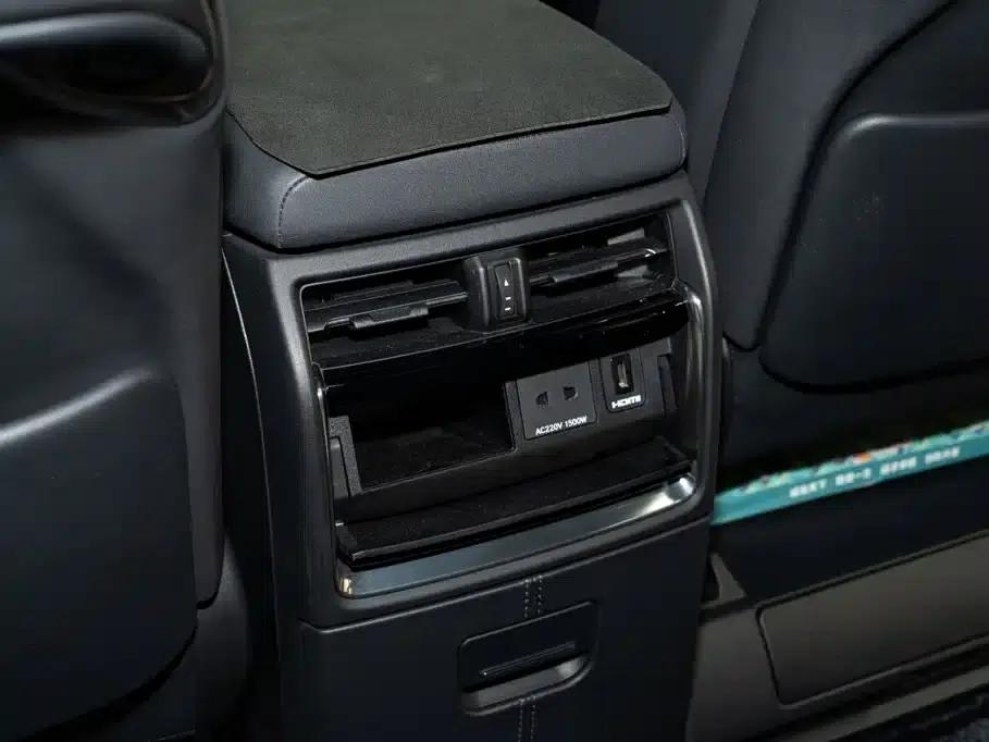 2024 Alphard Crown Hybrid 2.5L Supreme Edition — миниатюра 27
