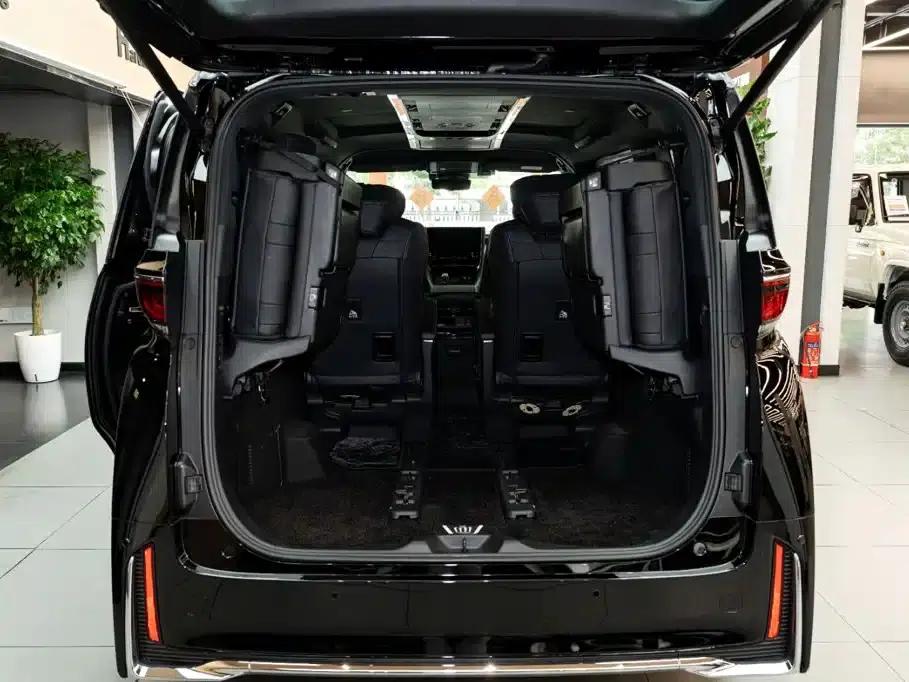 2024 Alphard Crown Hybrid 2.5L Supreme Edition — миниатюра 7