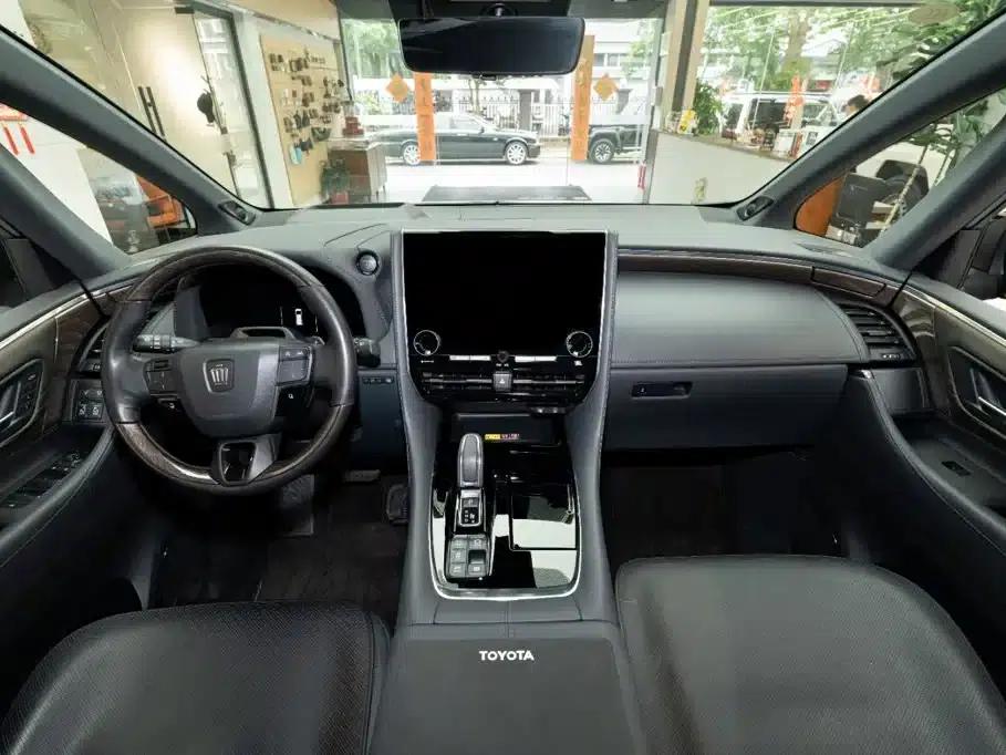 2024 Alphard Crown Hybrid 2.5L Supreme Edition — миниатюра 9