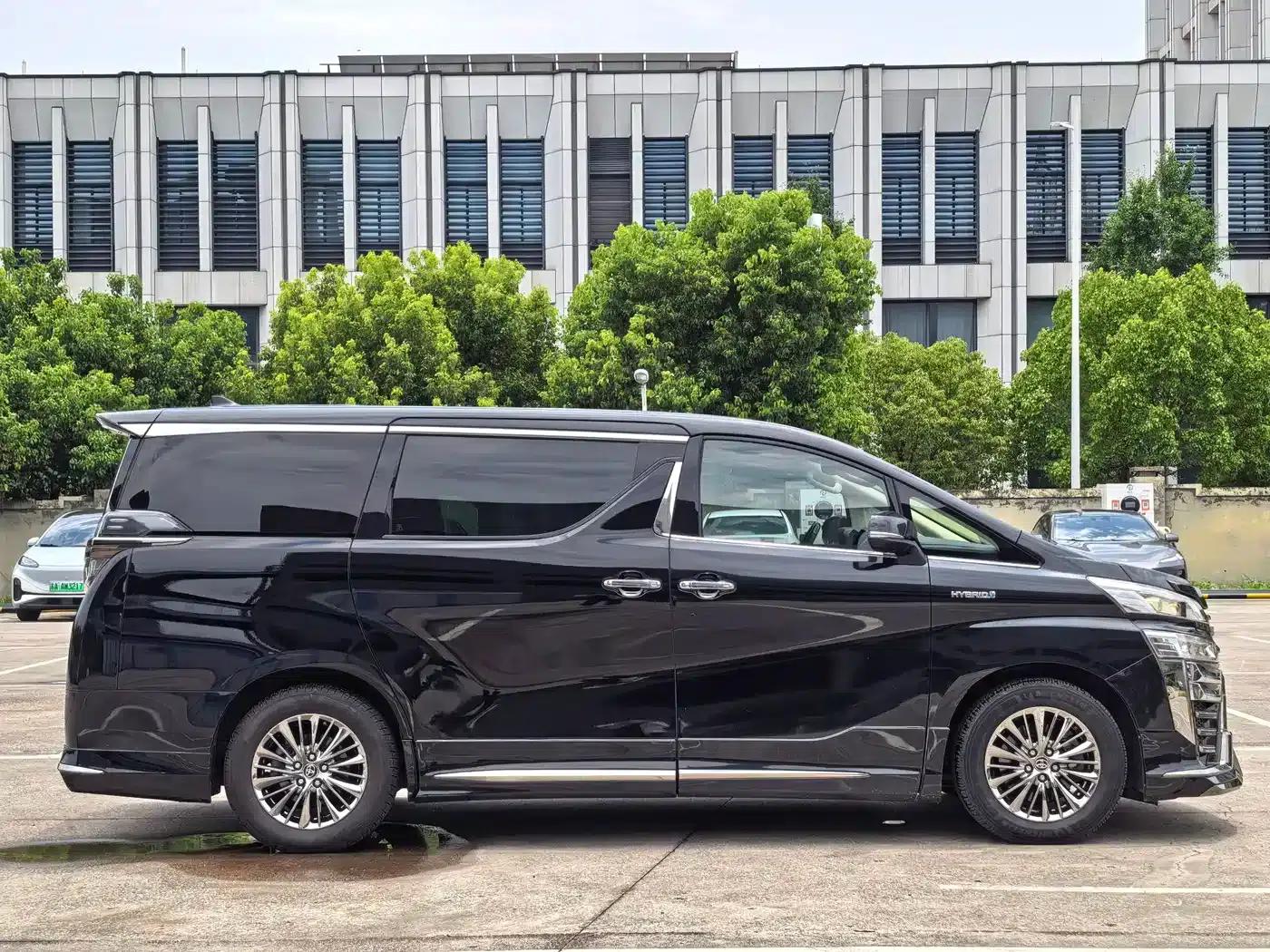 2020 Alphard Hybrid 2.5L HV Premium Edition — миниатюра 3