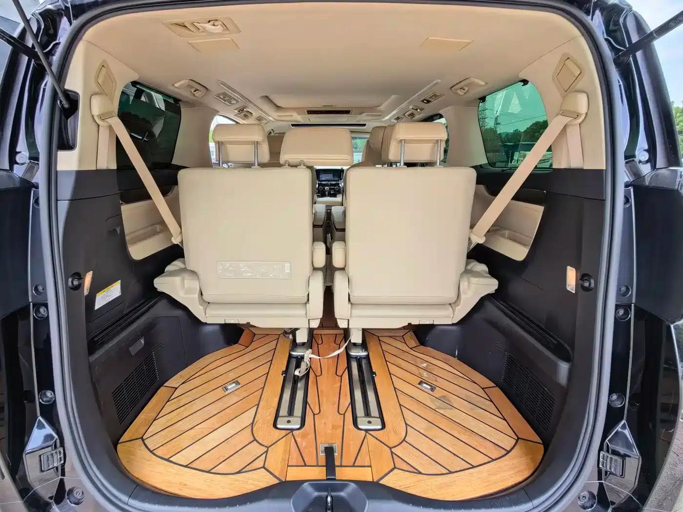 2020 Alphard Hybrid 2.5L HV Premium Edition — миниатюра 24